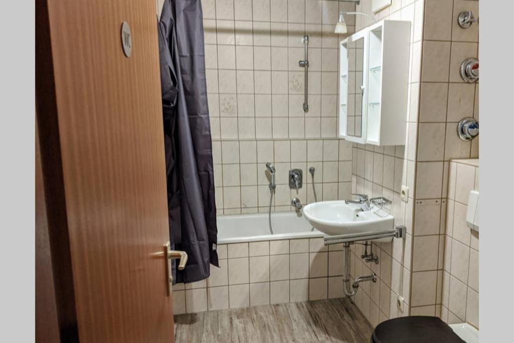 קירכהיים אונטר טק Ideale Messe/Airport Wohnung 15Min Fahrtweg מראה חיצוני תמונה